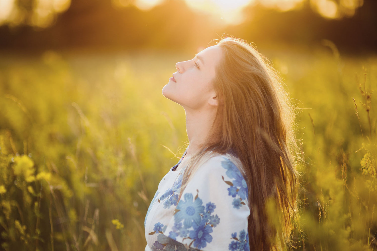 Comment éviter la décoloration des cheveux en été à cause du soleil ?