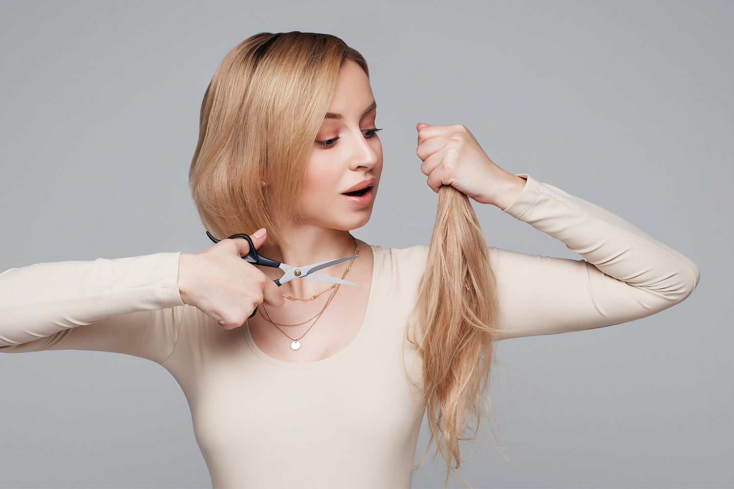 Se couper les cheveux soi-même, bonne ou mauvaise idée ?