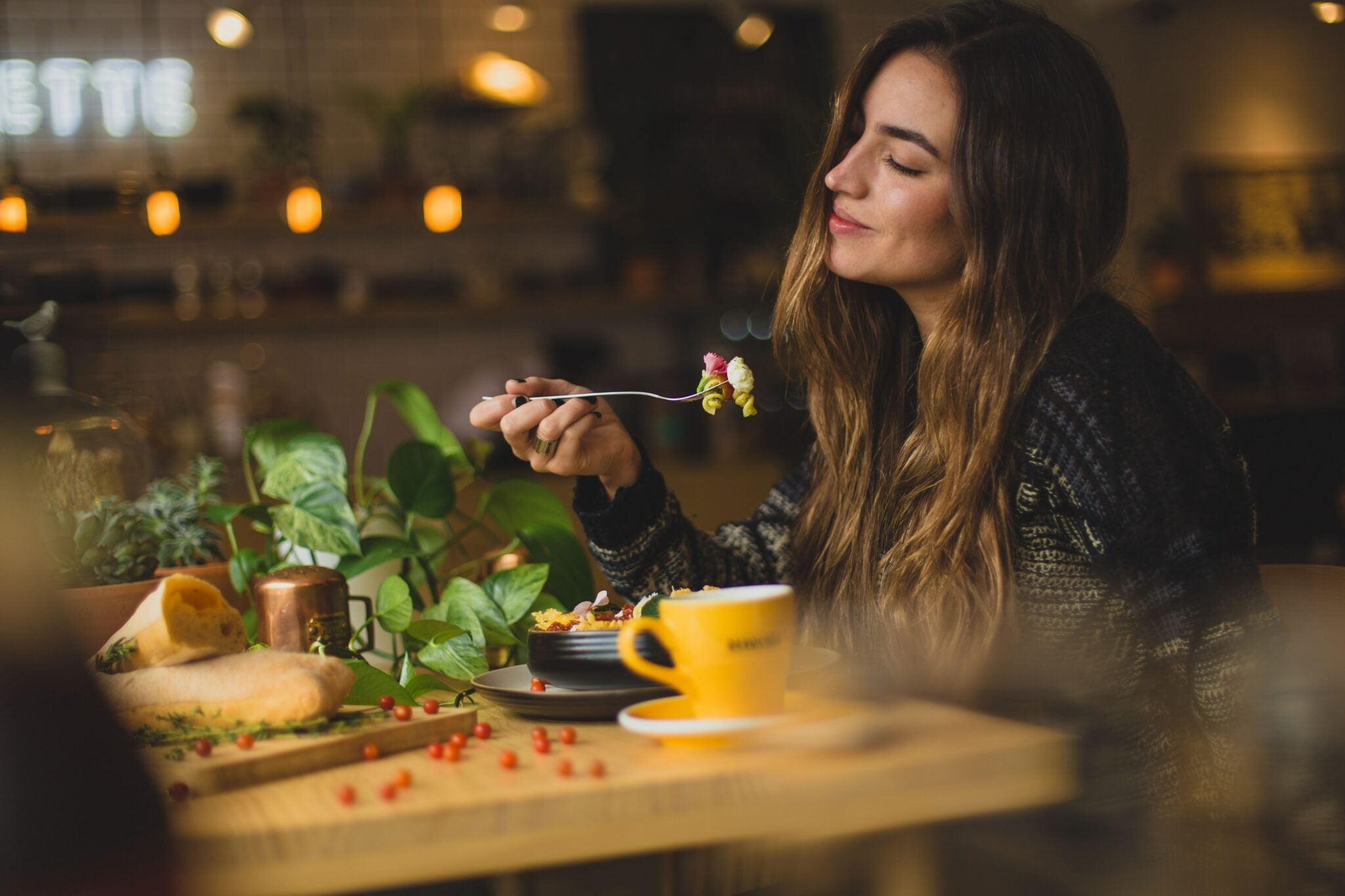 Avoir de beaux cheveux : ça se passe aussi dans l’assiette !